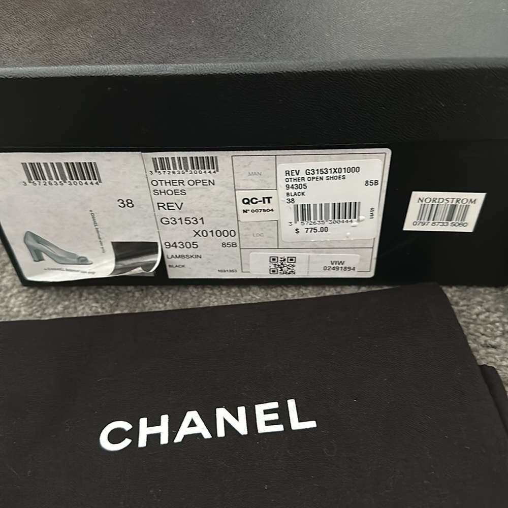 Timeless CHANEL lambskin open toe chain gold shoes size 38 - Picture 5 of 8